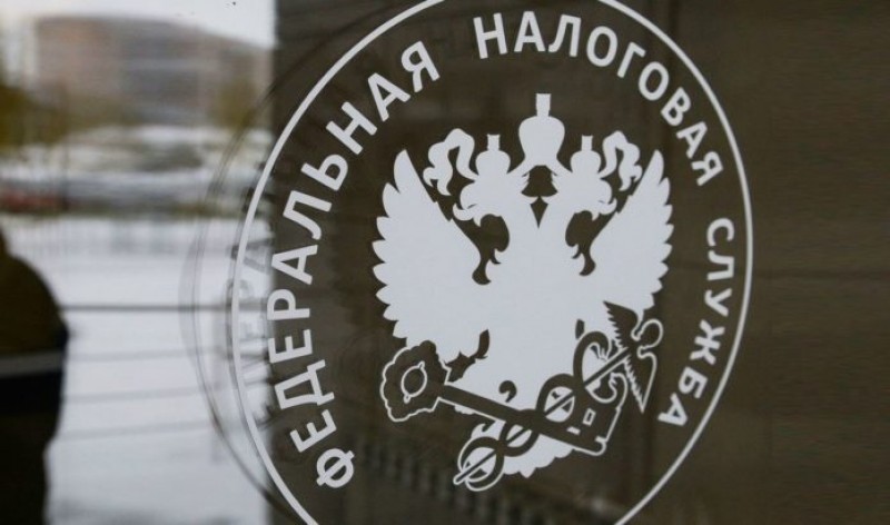 Дверь налоговой