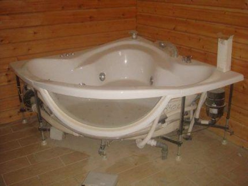 Монтаж корпуса ванны