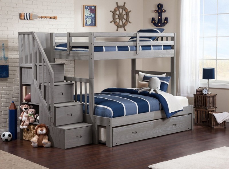 Детское спальное место легко содержать в порядке, если хранить вещи в специально предназначенных ящиках