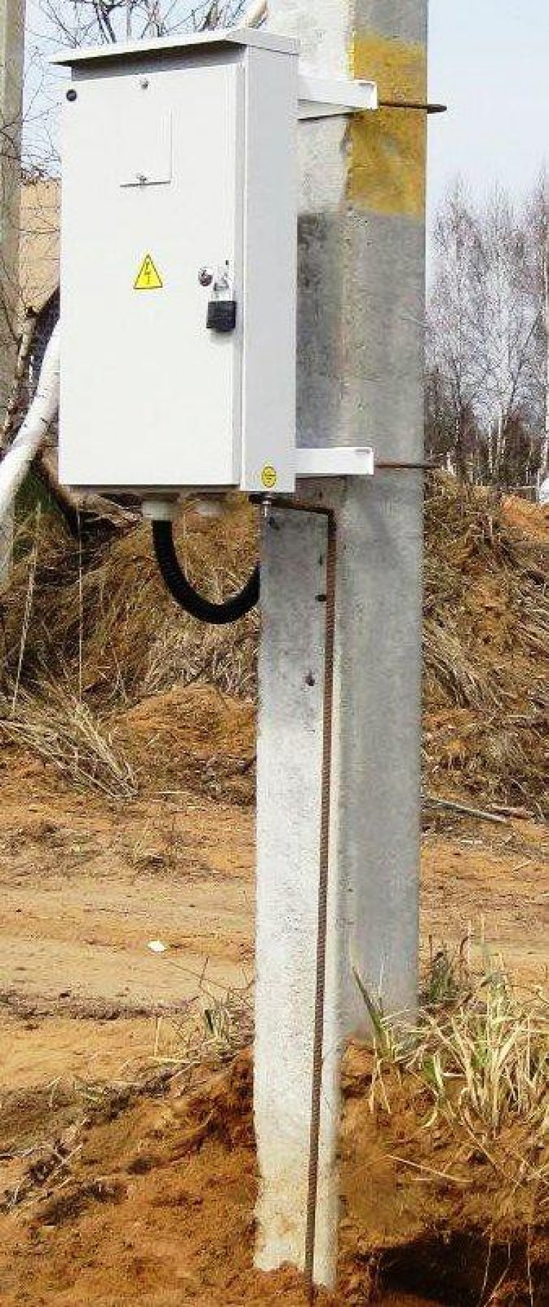 Подземный ввод электричества в дом. Ввод электричества в дом со столба под землей. Глубинный заземлитель 15 метров. Кабель для прокладки в земле на 15 квт 380в. Подземная прокладка электрокабеля 380 в.