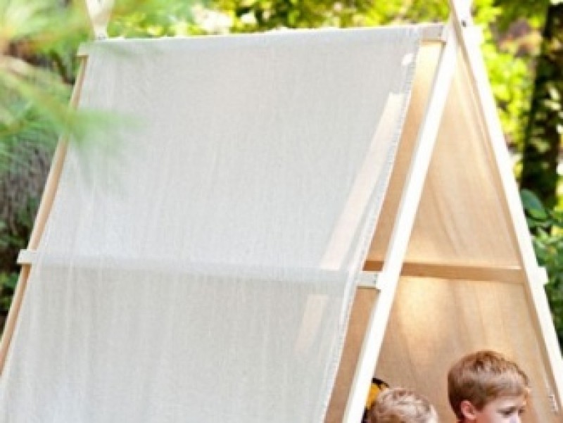 Как построить шалаш для ребенка своими руками?