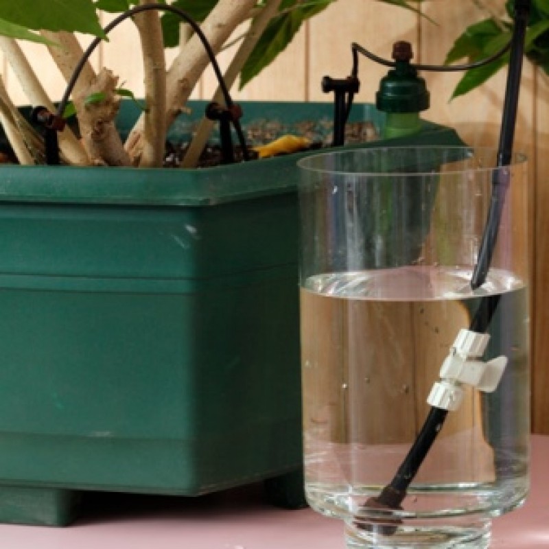 Как сделать капельный полив цветов. Как сделать капельный полив цветов. Автополив 4 для комнатных растений. Микрокапельная система автополива комнатных растений. Как сделать капельный полив цветов.