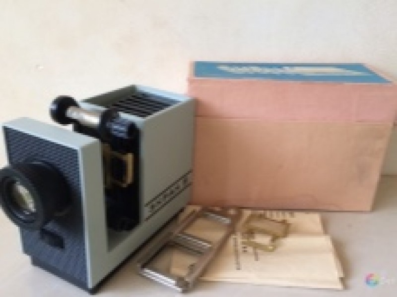 Проектор reflecta 2000 af. Диапроектор экран ссср. Проектор, кинопроектор, диапроектор, эпидиаскоп. Проектор слайдов экран. Проектор слайдов экран.