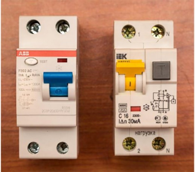 Разница между диф автоматами и узо. Автоматы и узо диф abb. Дифференциальный автомат однофазный с25. Диф автомат электромеханический иэк. Узо дифавтомат автомат отличия.