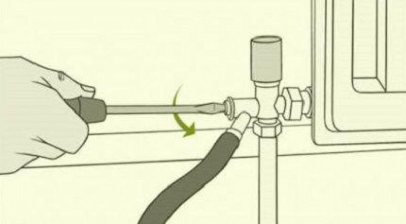 Как слить отопление. Установку крана для слива воды с радиатора. Слив системы отопления. Слить воду с системы отопления. Слив воды из системы отопления.