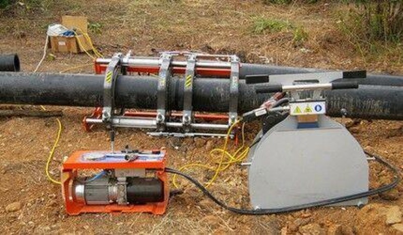 Пайка пнд трубы 110. Сварка пнд труб 32мм. Сварка труб пэ110. Сварка полиэтиленовой трубы 110 диаметр. Сварка труб пнд 110мм.