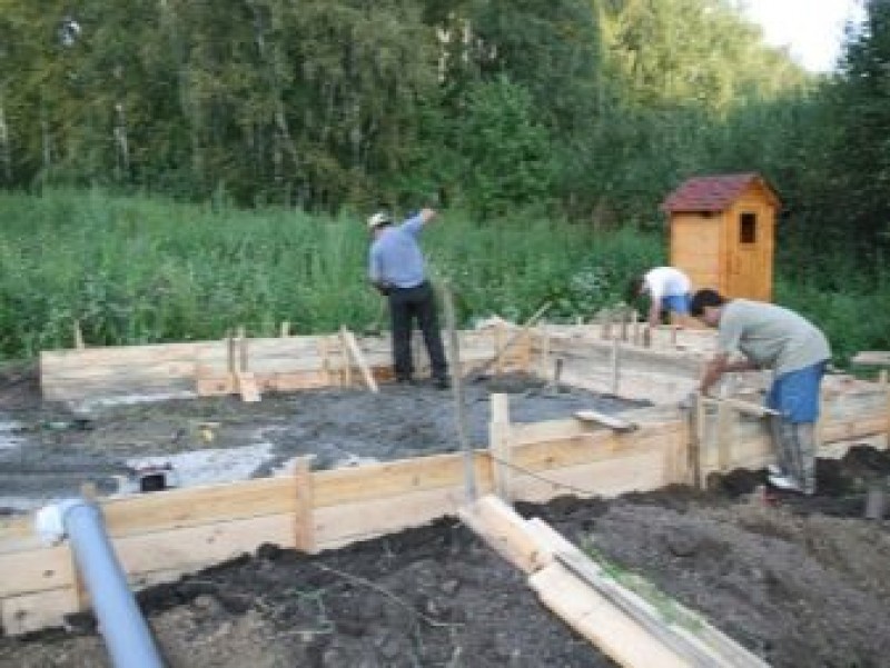 Фундамент для сарая. Дешевый фундамент. Фундаменты для хозблоков. Каркасник на столбчатом фундаменте. Фундамент под домик с баней.