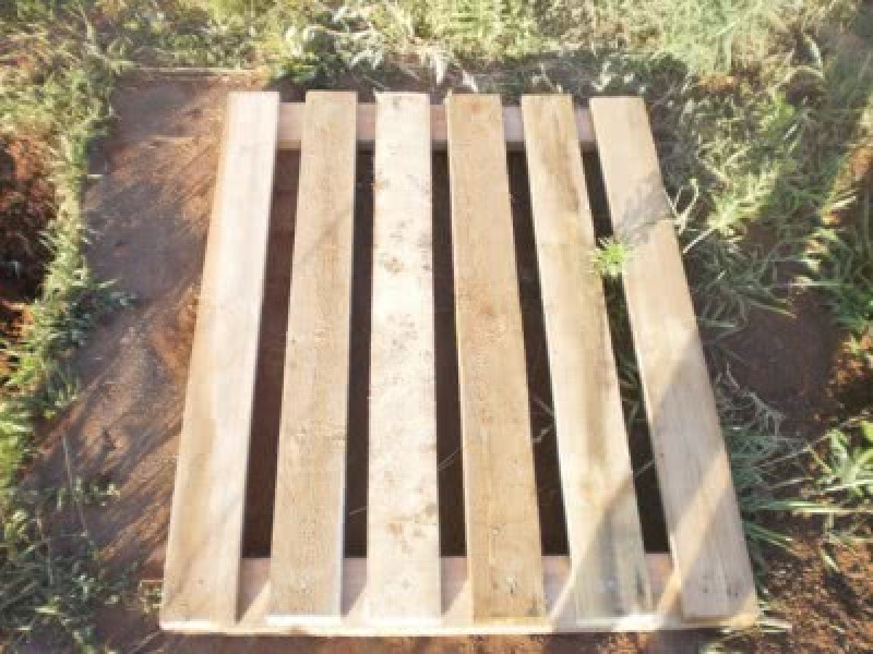 деревянный поддон для душа своими руками. душевой поддон в деревянном доме. поддон трап для летнего душа. деревянный коврик в ванну. душевой поддон из бетона.