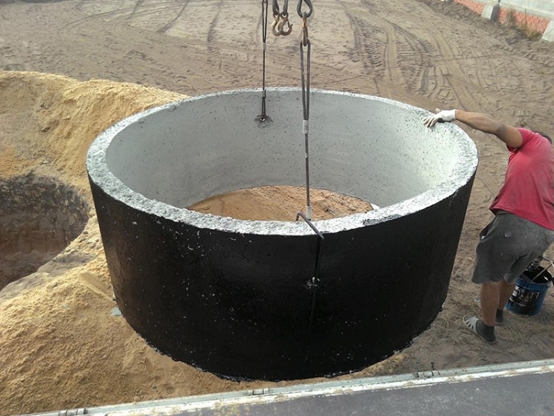 гидроизоляция колец для септика. гидроизоляция жб колодцев изнутри. гидроизоляция жб колец для канализации. гидроизоляция жб колец. гидроизоляции колец.