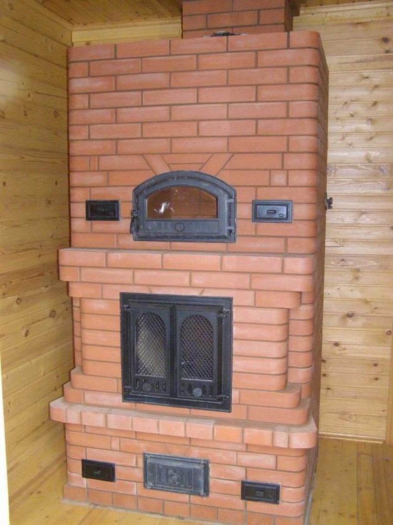 Печь экономка голландка. Печь отопительная дровяная кирпичная. Печь отопительная дровяная голландка. Печка на дровах из кирпича. Печь овик 15.