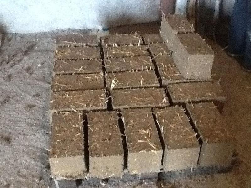 Дом из поленьев и цемента