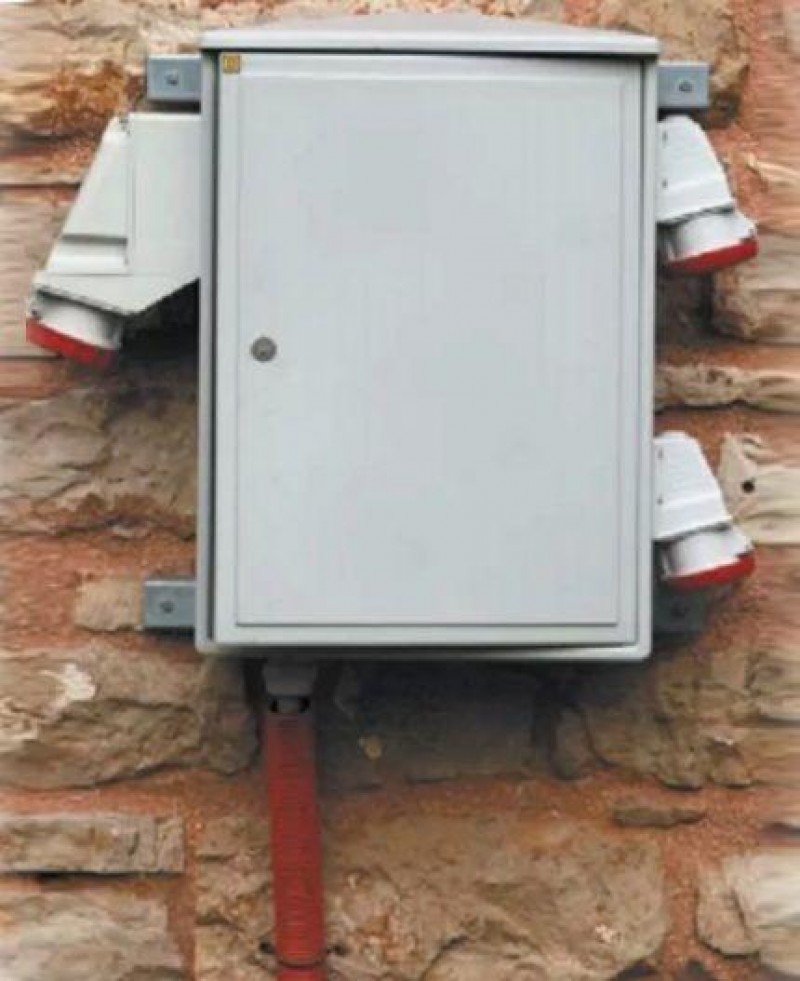 Щит учёта 380 150а. Щит учета для 4 счетчиков иэк. Щиток электрический на улицу. Щит учета электроэнергии mercury 200. Щиток электрический на улицу.