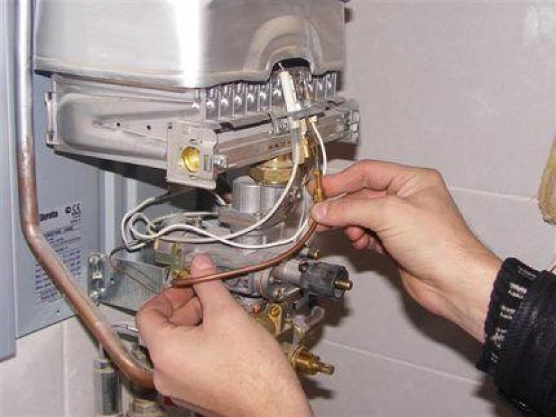 Не запускается котел. Термодатчик газовой колонки Vaillant. Газовая колонка Беретта неисправности. Колонка Юнкерс гаснет запальник. Гаснет газовая колонка Беретта.