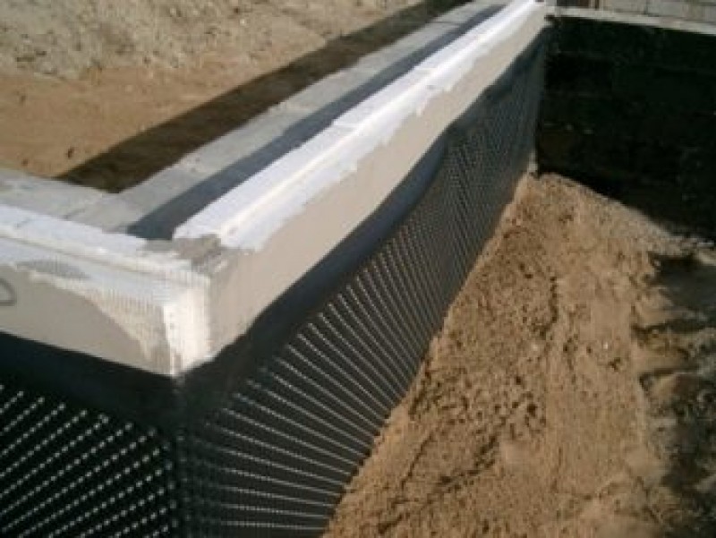 Что делать если в подвале вода. Причины. Работы на частном участке, герметизация фундамента, устройство дренажной системы. Другие методы